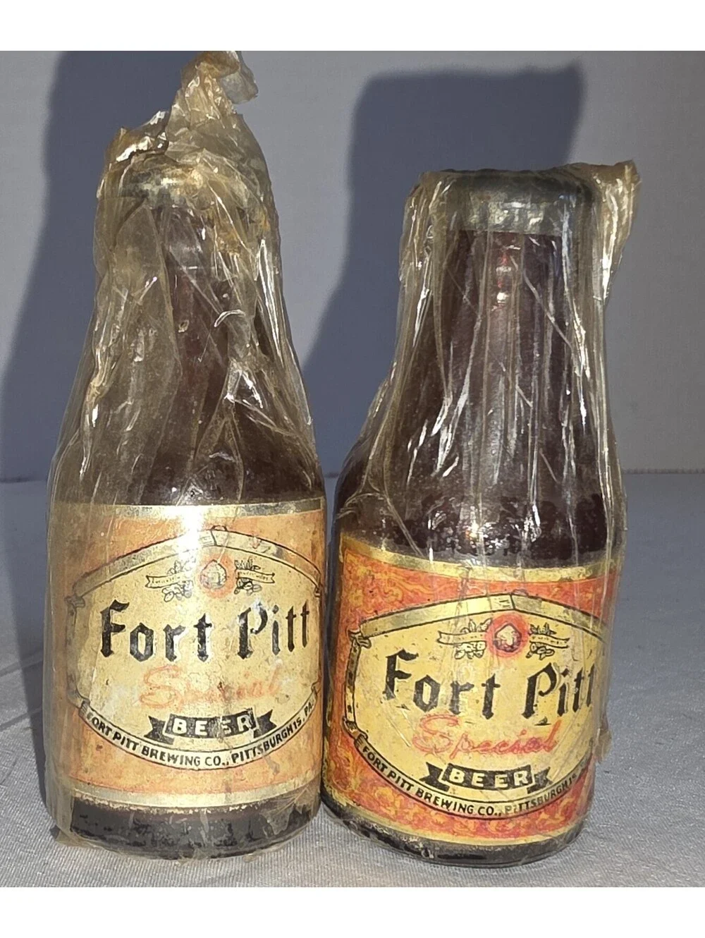 VINTAGE FORT PITT SPECIAL BEER SALT & PEPPER SHAKERS